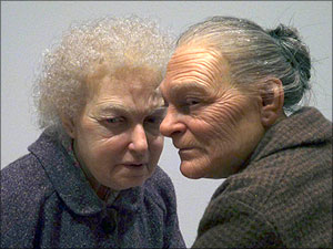 Twee roddelende vrouwen